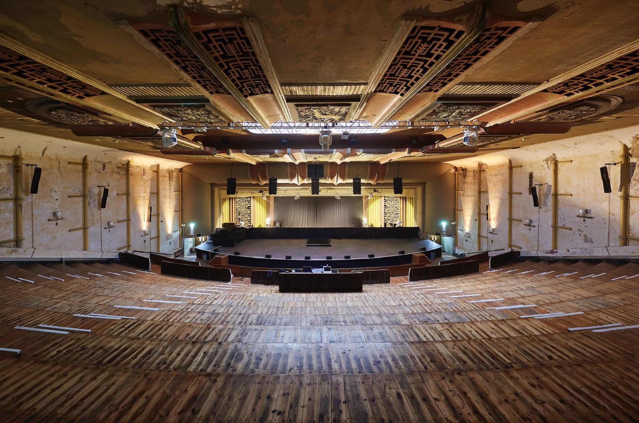 EartH Theatre stage and venue setup